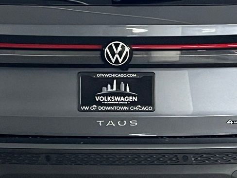 New 2025 Volkswagen Taos SE image 33