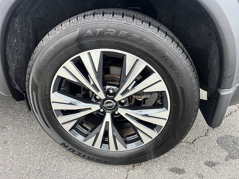 Certified 2023 Nissan Rogue SV w/ SV Premium B Package FWD image 10