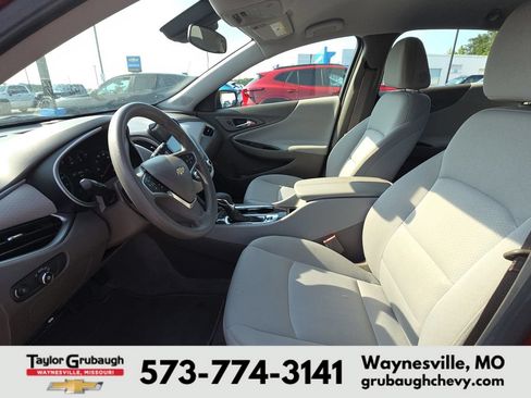 Used 2025 Chevrolet Malibu LT FWD image 15