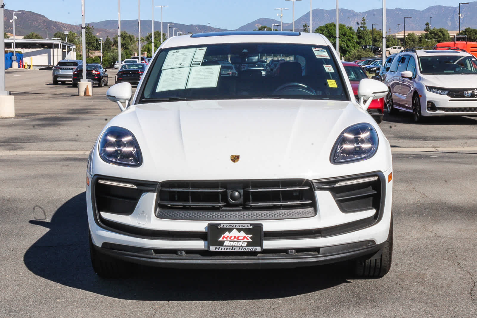 Used 2024 Porsche Macan AWD/4WD image 2