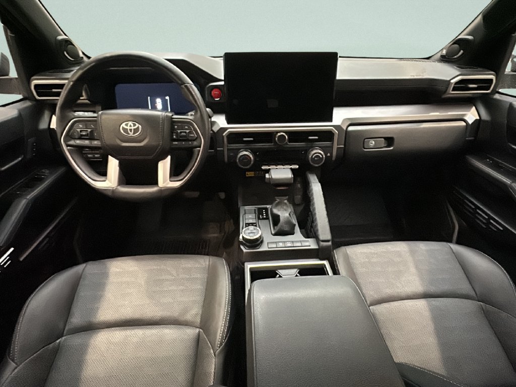 Used 2025 Toyota 4Runner TRD Off-Road Premium AWD/4WD image 2