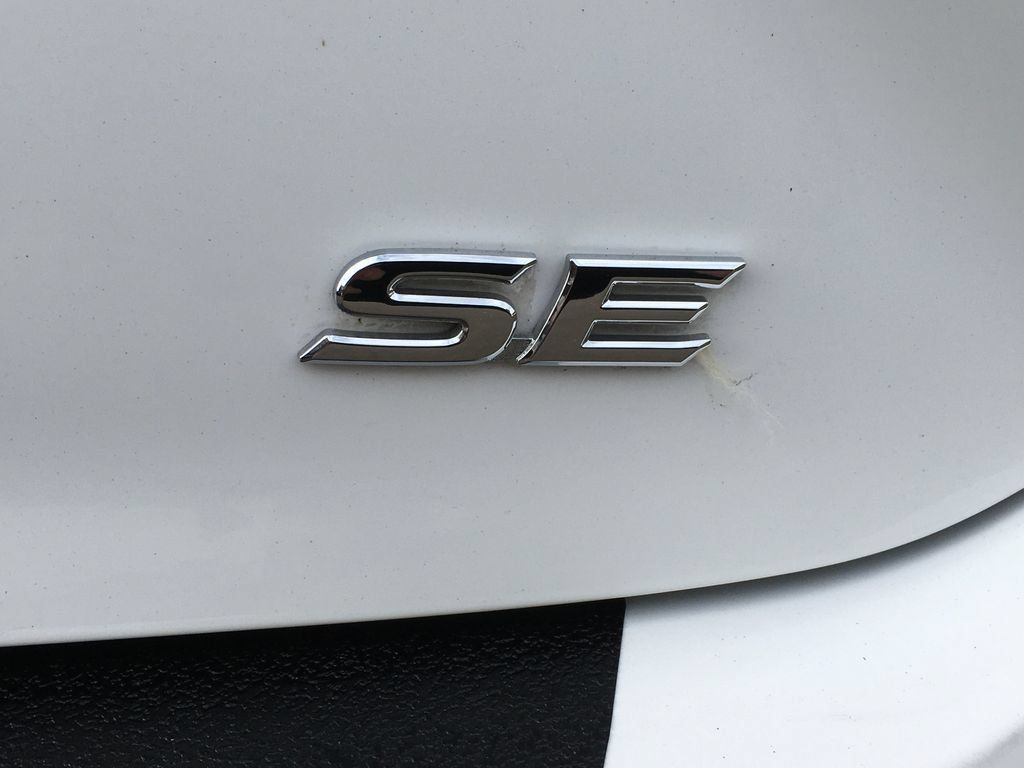 Used 2025 Toyota Camry SE FWD image 7