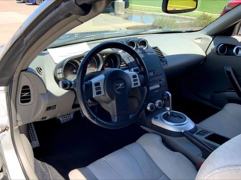 Used 2006 Nissan 350Z Touring image 13