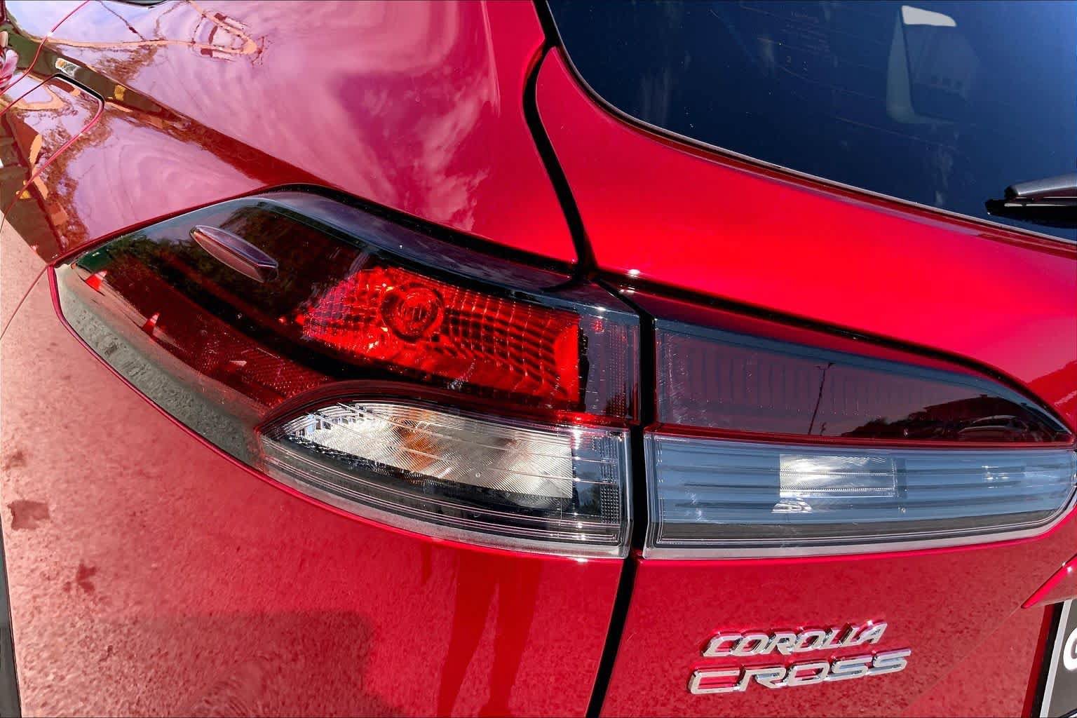 Used 2026 Toyota Corolla Cross LE FWD image 28
