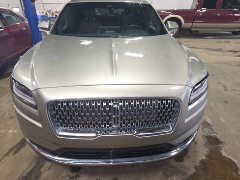 Used 2023 Lincoln Nautilus Reserve image 3