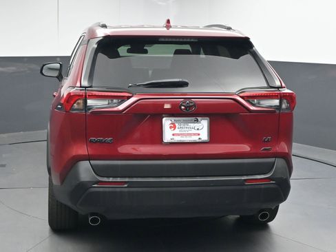 Used 2020 Toyota RAV4 LE w/ All Weather Liner Package image 7