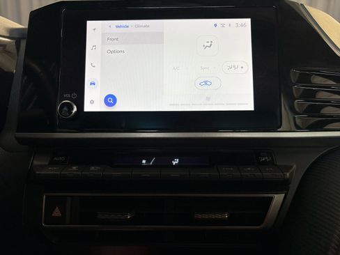 Used 2025 Toyota Camry SE image 13