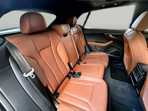 Used 2024 Audi Q8 Premium Plus w/ Premium Plus Package AWD/4WD image 21