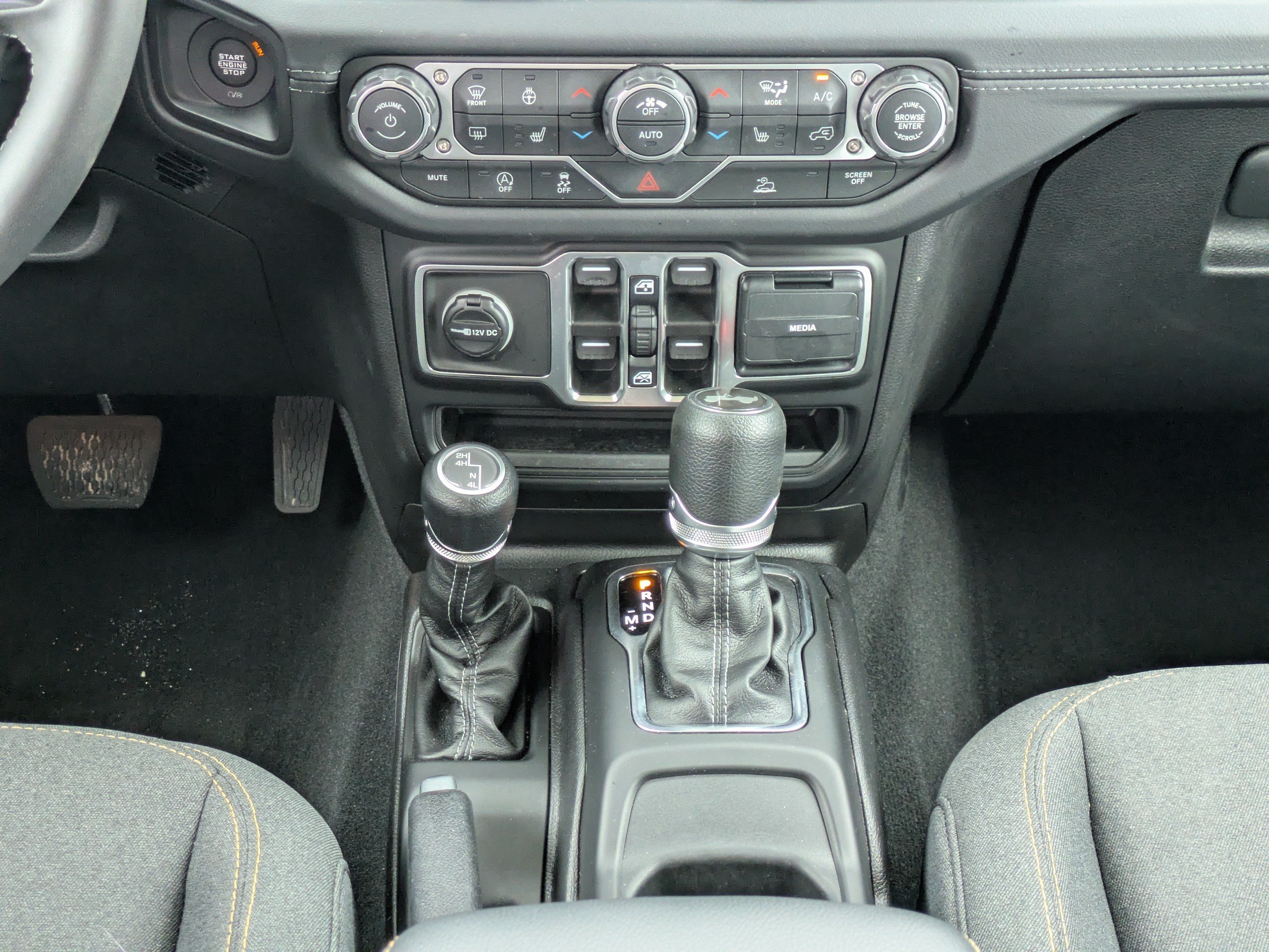 Used 2026 Jeep Wrangler Unlimited Sahara AWD/4WD image 18