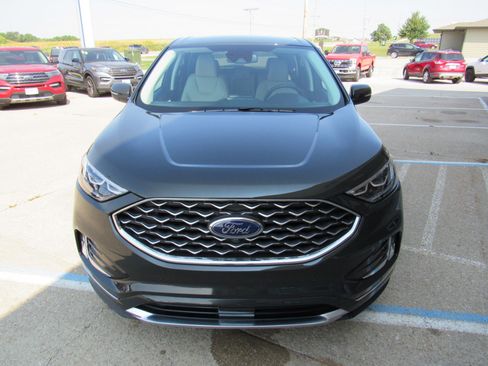 Used 2024 Ford Edge Titanium w/ Titanium Elite Package image 2