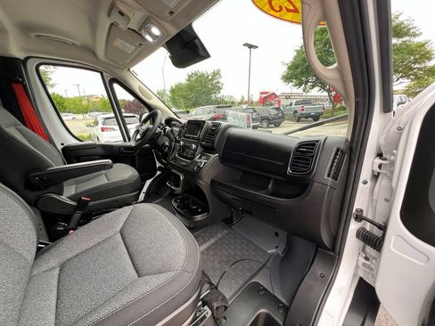 Used 2025 RAM ProMaster 2500 w/ Convenience Group FWD image 24