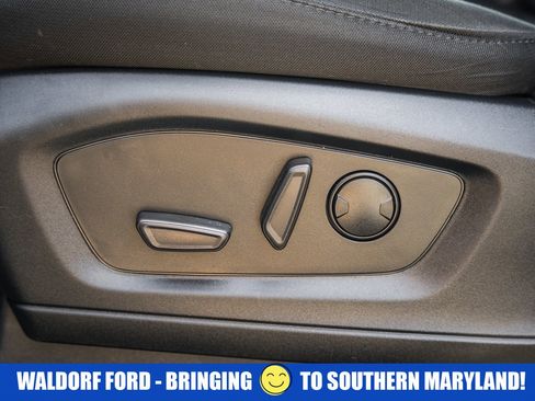 Used 2022 Ford Explorer XLT image 38