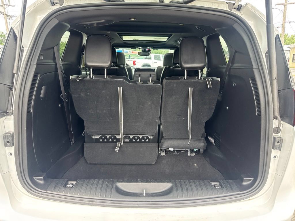 Used 2025 Chrysler Pacifica Limited FWD image 17