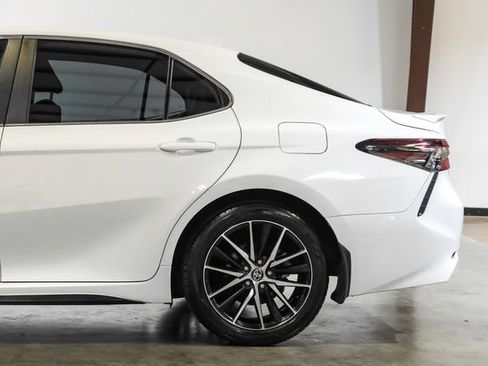 Used 2023 Toyota Camry SE FWD image 19