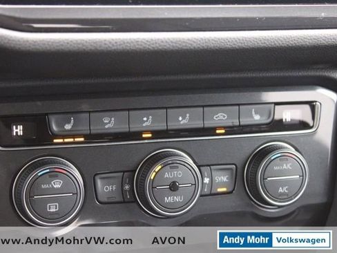 Used 2019 Volkswagen Tiguan SE image 40