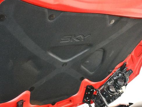Used 2007 Saturn Sky Red Line RWD image 57