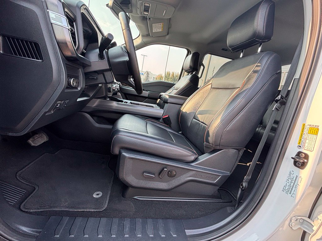 Used 2025 Ford F250 Lariat AWD/4WD image 19
