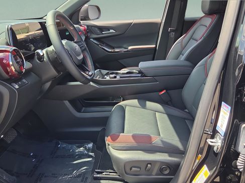 Used 2026 Chevrolet Equinox RS w/ LPO, Floor Liner Package FWD image 9