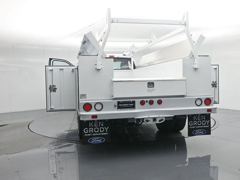 New 2025 Ford F450 XL w/ XL Chrome Package image 38