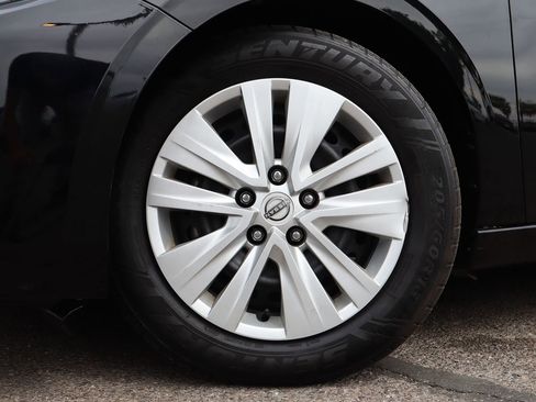 Used 2024 Nissan Sentra S image 5