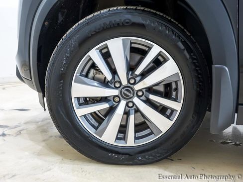 Used 2023 Nissan Pathfinder SL w/ Black Appearance Package AWD/4WD image 12