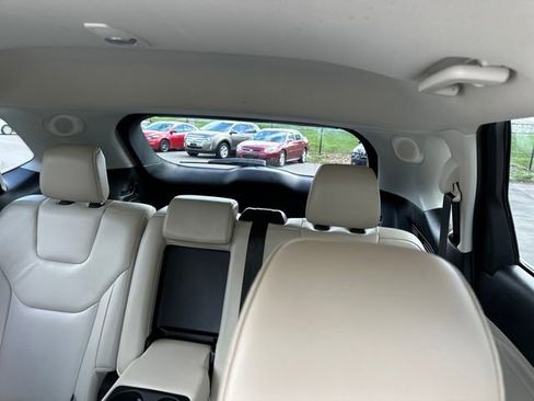 Certified 2022 Ford Edge Titanium AWD/4WD image 32