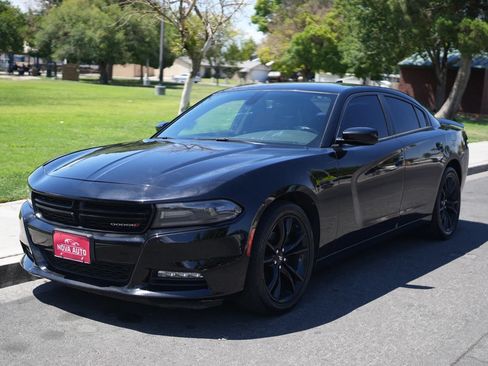 Used 2018 Dodge Charger SXT Plus w/ Quick Order Package 29J RWD image 1