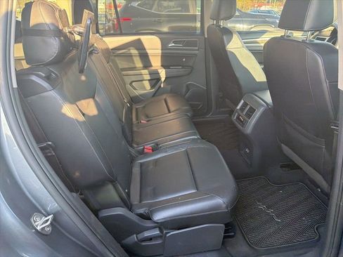 Used 2018 Volkswagen Atlas SEL w/ R-Line Package image 9