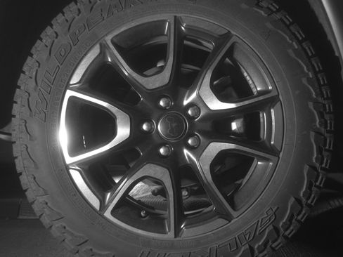 Used 2025 Jeep Compass Trailhawk AWD/4WD image 15