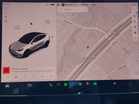 Used 2022 Tesla Model Y Long Range image 16