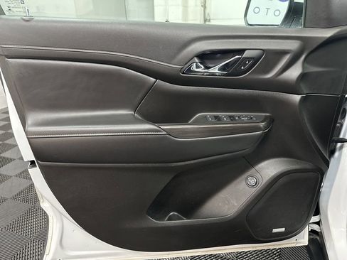 Used 2021 GMC Acadia SLT image 19