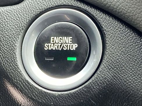 Used 2021 Chevrolet Equinox LS image 25