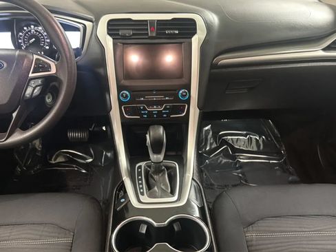 Used 2016 Ford Fusion SE FWD image 15