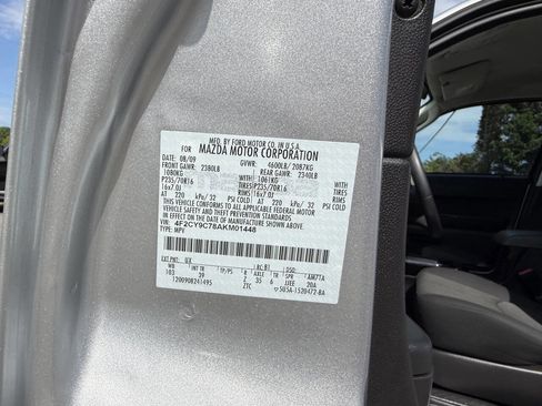 Used 2010 MAZDA Tribute i Sport image 27