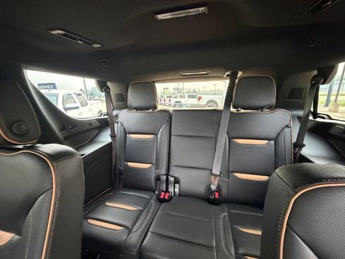 Used 2021 GMC Yukon AT4 w/ AT4 Premium Plus Package AWD/4WD image 19