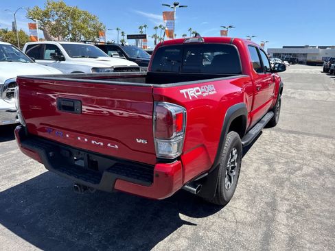 Used 2022 Toyota Tacoma TRD Off-Road w/ TRD Premium Off Road Package AWD/4WD image 11