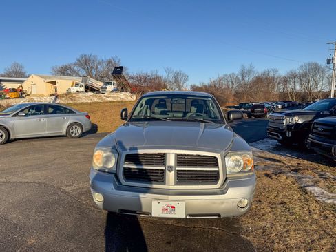 Used 2006 Dodge Dakota SLT image 8