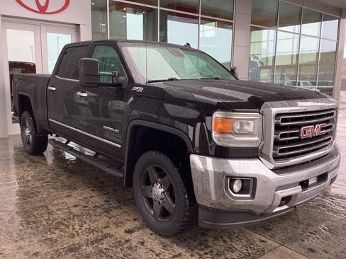 Used 2015 GMC Sierra 2500 SLT image 2