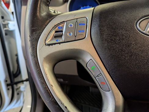 Used 2013 Hyundai Tucson Limited image 16