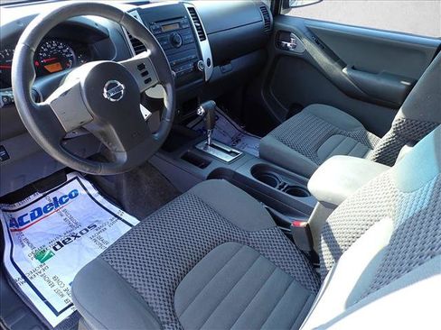 Used 2012 Nissan Frontier SV RWD image 6
