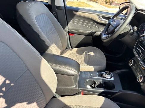 Used 2021 Ford Escape SE image 28