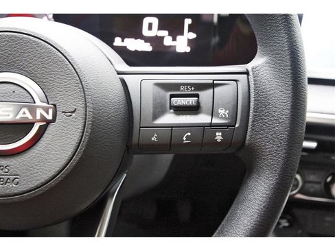 Used 2025 Nissan Kicks SV image 14