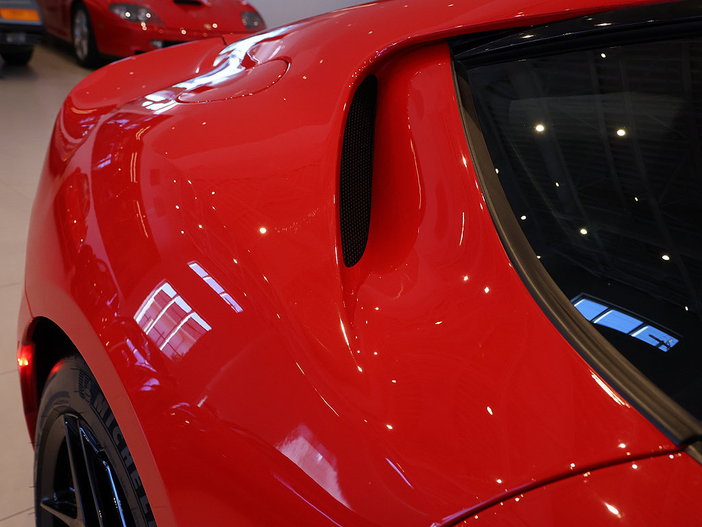 Certified 2018 Ferrari 812 Superfast RWD image 17