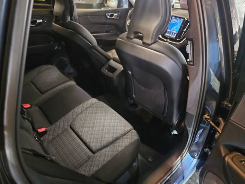 Certified 2023 Volvo XC60 B5 Core AWD/4WD image 8