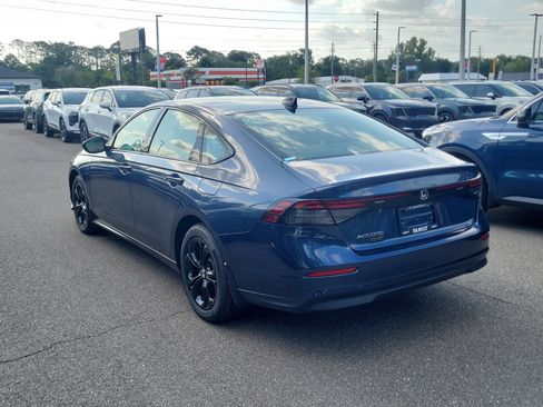 Used 2025 Honda Accord SE image 4