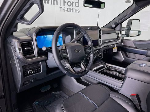 New 2025 Ford F250 Platinum image 3