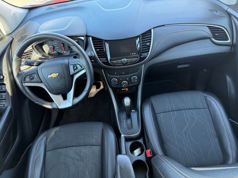 Used 2022 Chevrolet Trax LT w/ LT Convenience Package image 20