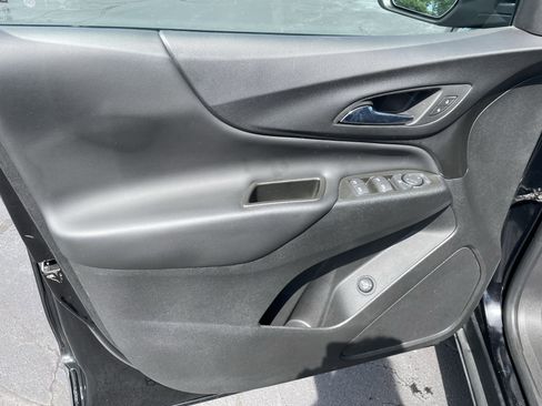 Used 2022 Chevrolet Equinox LT image 12