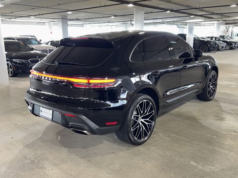 Used 2025 Porsche Macan AWD/4WD image 8