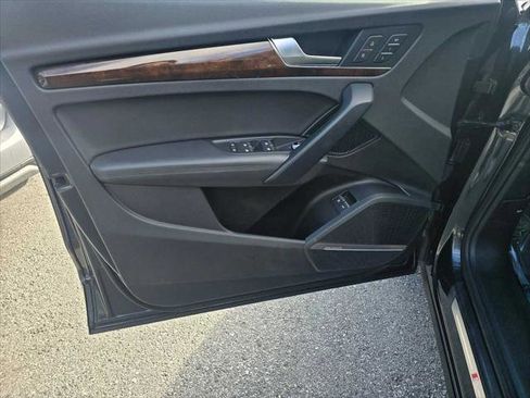 Used 2020 Audi Q5 e Premium Plus w/ Premium Plus Package image 23